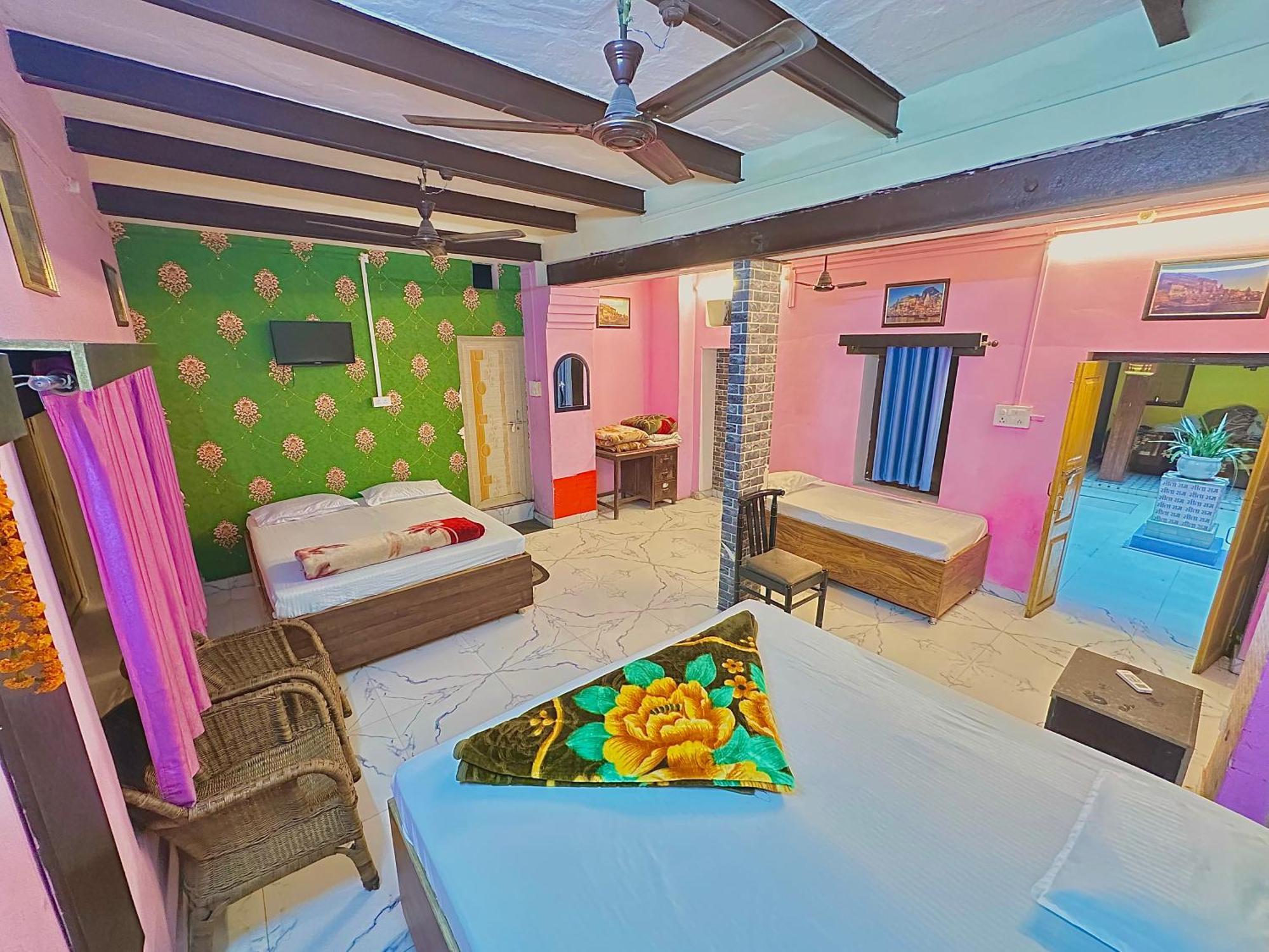 Home Stay Suraj Inn Варанаси Экстерьер фото