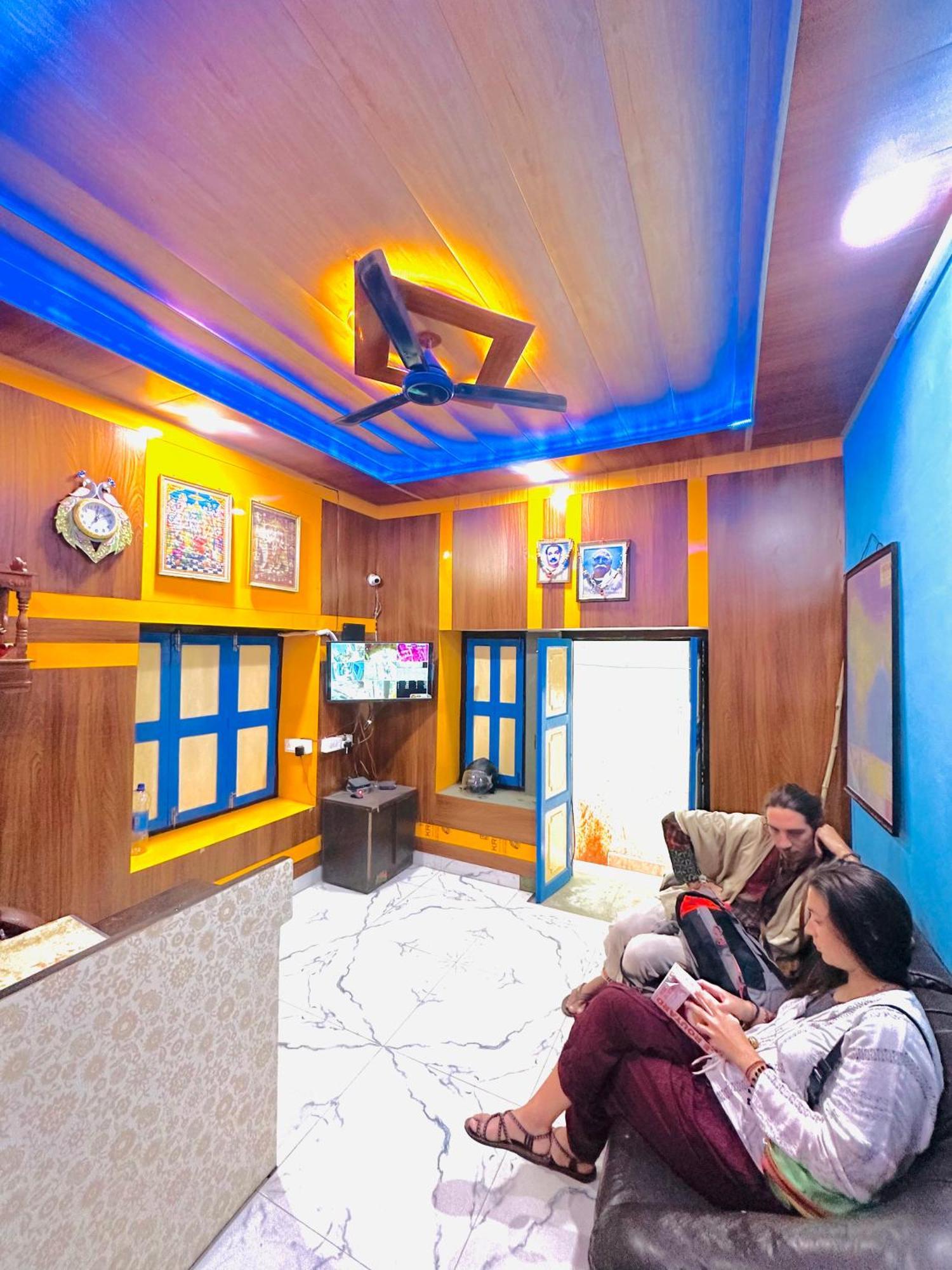 Home Stay Suraj Inn Варанаси Экстерьер фото