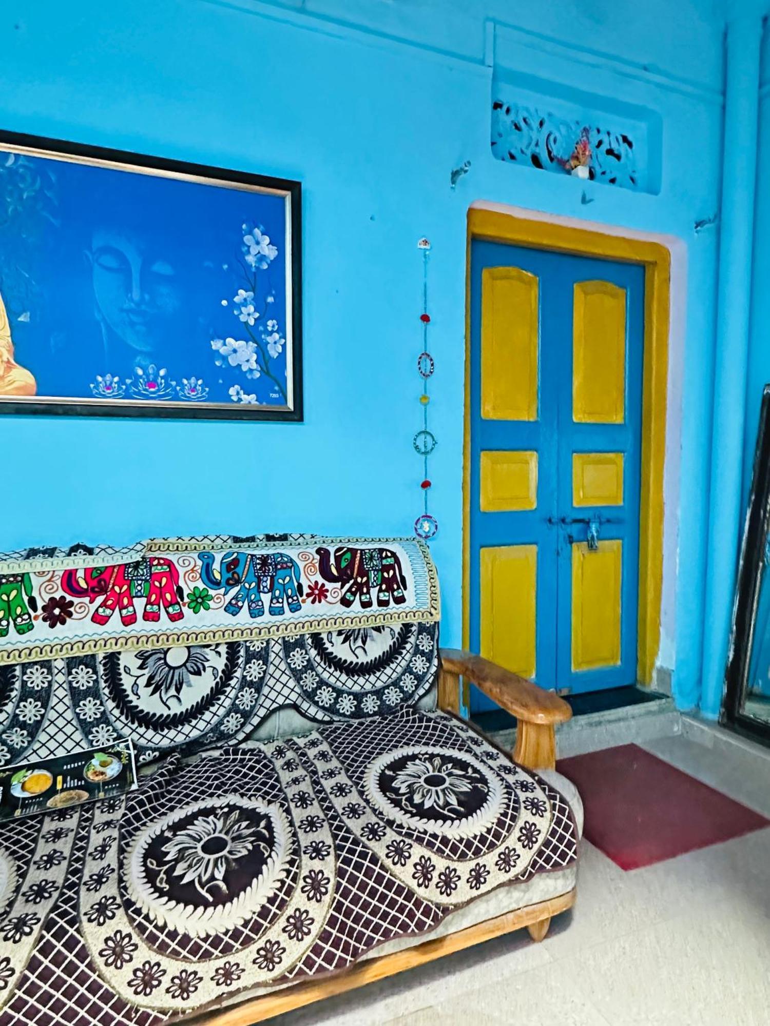 Home Stay Suraj Inn Варанаси Экстерьер фото
