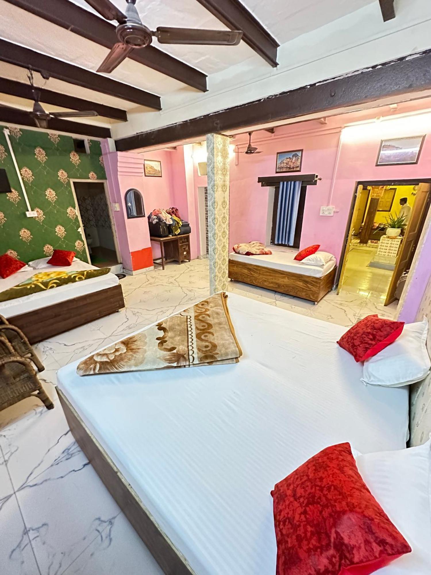 Home Stay Suraj Inn Варанаси Экстерьер фото