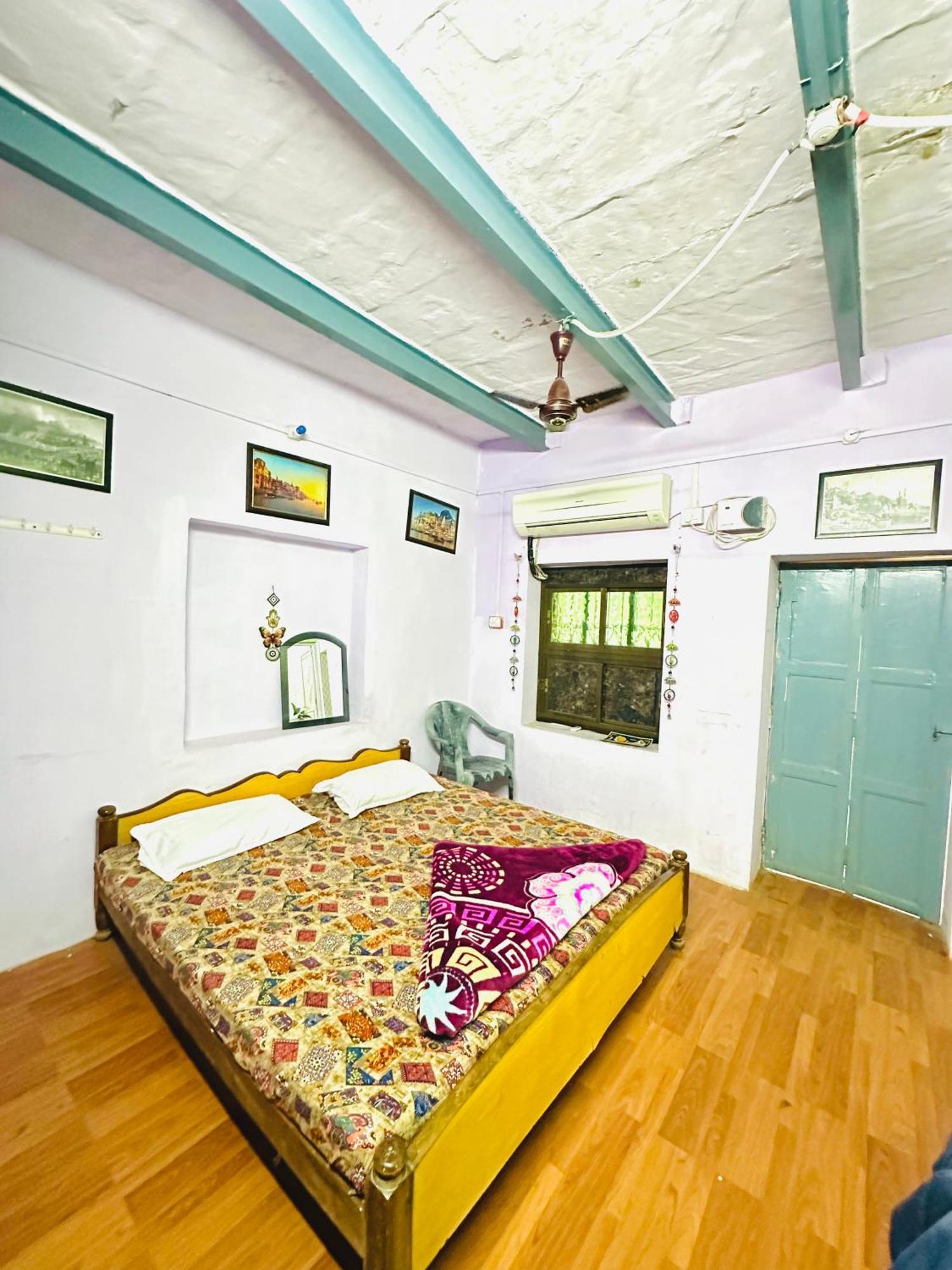 Home Stay Suraj Inn Варанаси Экстерьер фото